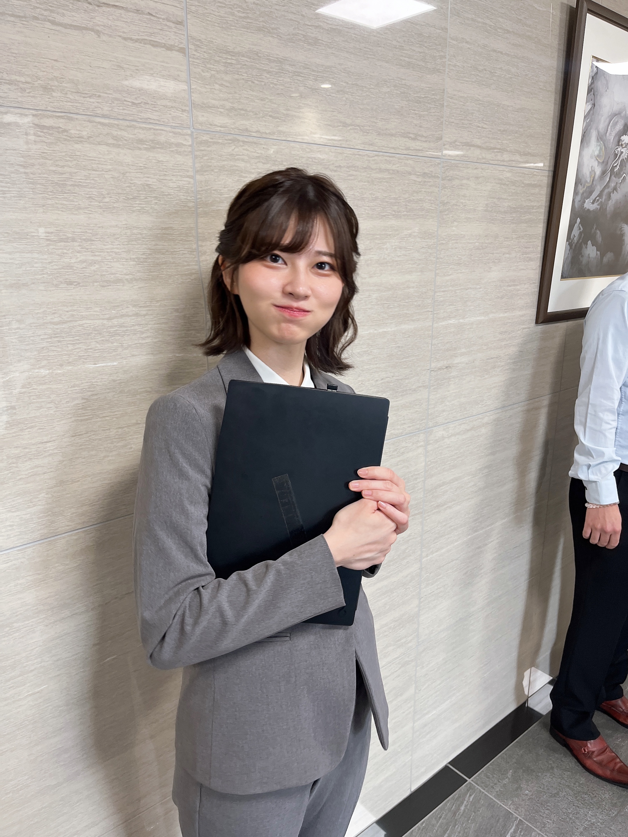 From “Good Morning” to Global Attention: The Rise of SAO, the Salarywoman Star